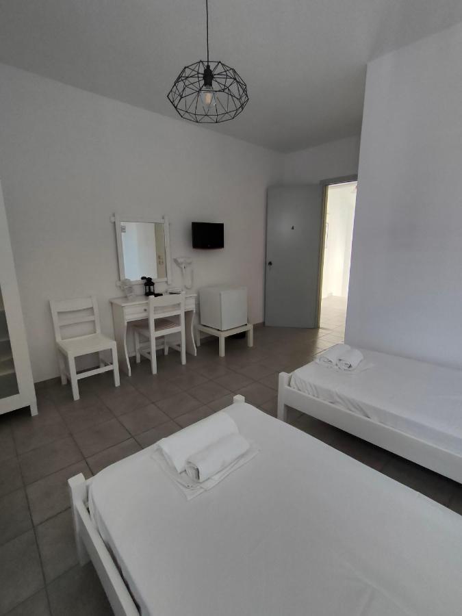 Sofia Tinos Exterior foto